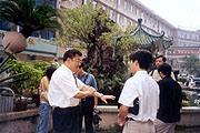 學(xué)術(shù)報告之后，徐榮祥教授接受了廣西南寧部分媒體記者采訪